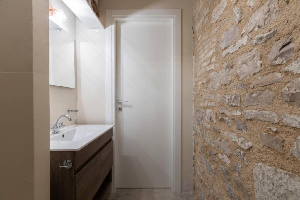 Cornelia Cavern Cosy Studio Apartment In Spello Exterior foto